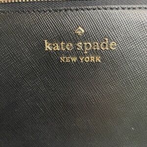 Kate Spade Zip Around Wristlet EUC